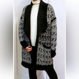 Cynthia Rowley Alpaca Wool Knee Length Open Front Cardigan
Oversized Sweater L